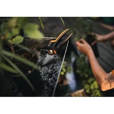 X-series™ Bypass-Gartenschere L P961^FISKARS