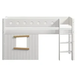 White halbhohes Bett mit senkrechter Leiter und Baumhaus Panelen /Eiche^FLEXA Outlet