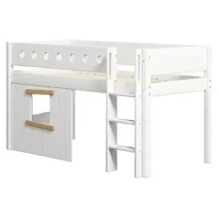 White halbhohes Bett mit senkrechter Leiter und Baumhaus Panelen /Eiche^FLEXA Outlet
