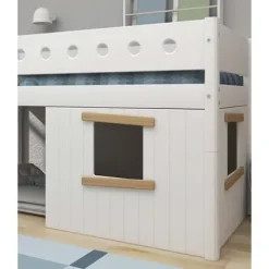 White halbhohes Bett mit senkrechter Leiter und Baumhaus Panelen /Eiche^FLEXA Outlet