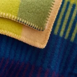 ÅSMUND GRADIENT Lammwolldecke 200 x 135 cm 4252^Roros Tweed Hot