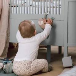 Baby- & Juniorbett mist green FSC™^Sebra Hot