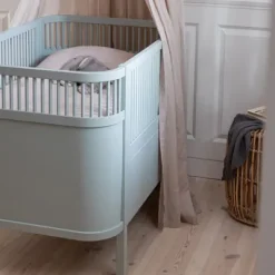 Baby- & Juniorbett mist green FSC™^Sebra Hot